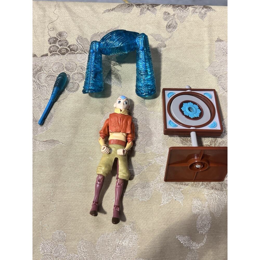 Avatar The Last Airbender Aang Battle Bender 2007 Mattel Action Figures BR2388